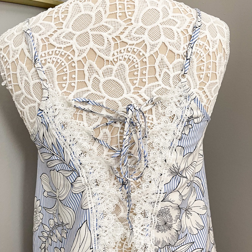 Spring Floral Tank - Picture 4 of 5